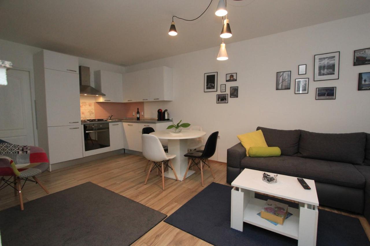 Gospic Riverside Apartment Eksteriør billede